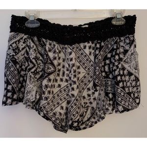 Paisley Print Mid-Rise Mini Shorts